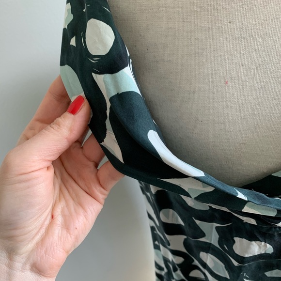 NEW YORK & COMPANY 100 % silk dress - Picture 6 of 8